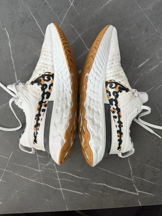 Nike React Infinity Flyknit Women’s Running Shoes with Leopard Print Swoosh - Picture 5 of 8